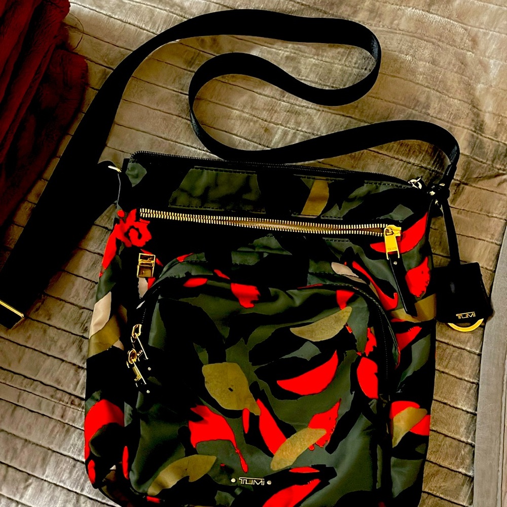 Tumi Crossbody 🥰